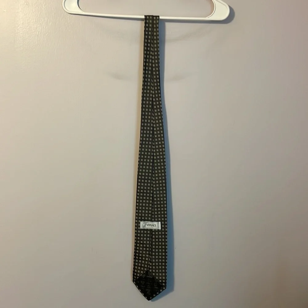 Versace Gray Silver Geometric Design Medusa Head Logo Silk Tie